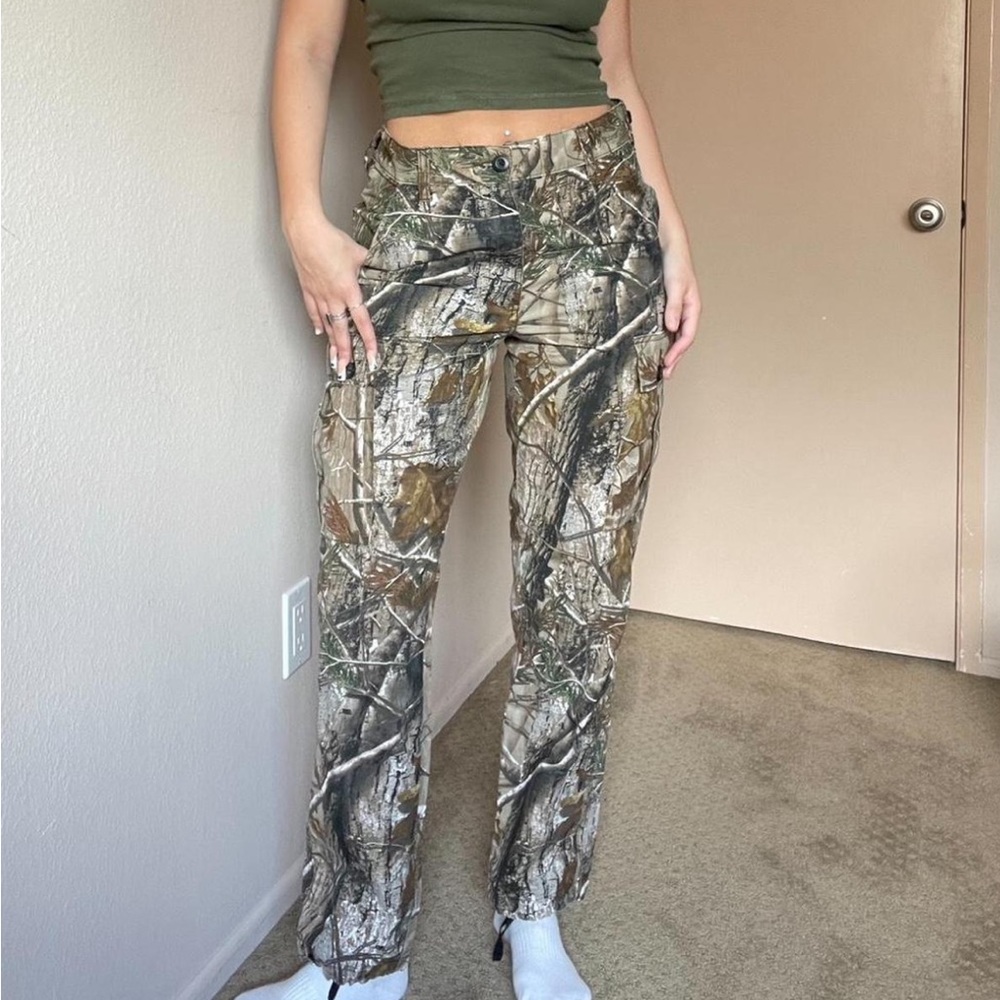 JOHN DEER INSPIRED CAMO CARGO
PANTS Womens small